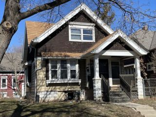 Foreclosed Home - 4424 W MEINECKE AVE, 53210