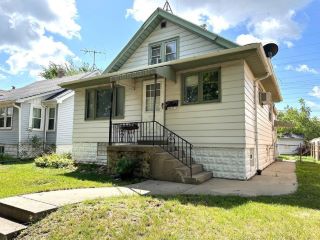 Foreclosed Home - 6221 W FAIRVIEW AVE, 53213