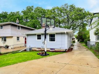 Foreclosed Home - 1341 S 91ST ST, 53214