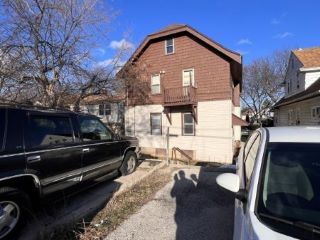 Foreclosed Home - 3135 N 44TH ST, 53216