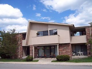 Foreclosed Home - 425 W WILLOW CT APT 226, 53217