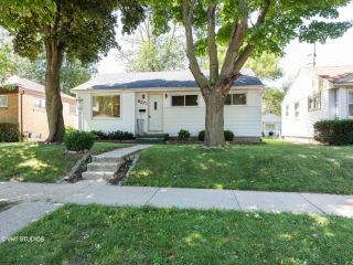 Foreclosed Home - 5271 N 83rd St, 53218