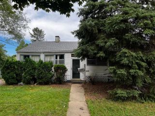 Foreclosed Home - 5441 N 74TH ST, 53218