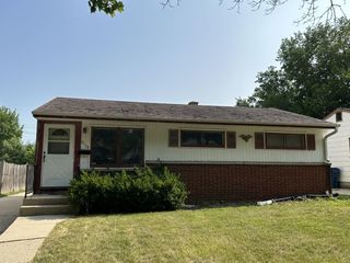 Foreclosed Home - 8139 W EGGERT PL, 53218