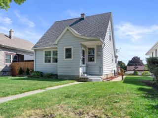 Foreclosed Home - 2664 S 67TH ST, 53219