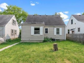 Foreclosed Home - 8128 W LISBON AVE, 53222