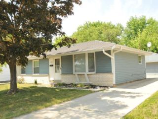 Foreclosed Home - 8028 W GREEN TREE RD, 53223