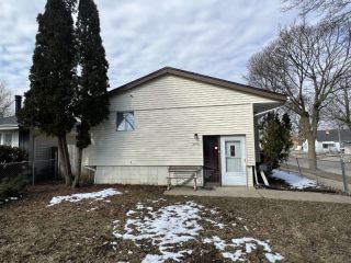 Foreclosed Home - 5779 N 92ND ST, 53225