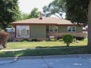 Foreclosed Home - 8523 W GLENDALE AVE, 53225