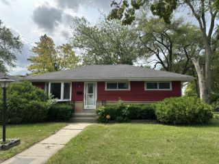 Foreclosed Home - 8647 W DOUGLAS AVE, 53225