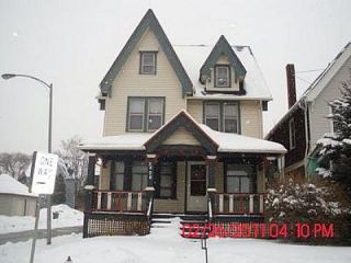 Foreclosed Home - 2426 W HIGHLAND AVE, 53233