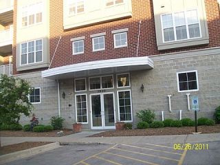 Foreclosed Home - 3930 S LAKE DR APT 310, 53235
