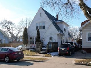 Foreclosed Home - 2054 SUPERIOR ST, 53402