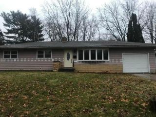 Foreclosed Home - 527 Lincoln Dr, 53590