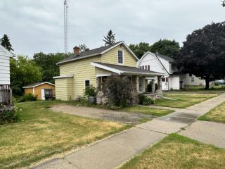 Foreclosed Home - 710 S UNIVERSITY AVE, 53916