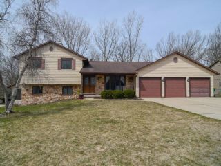 Foreclosed Home - 330 SUMAC DR, 54313