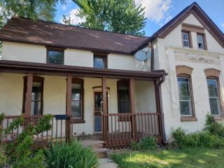 Foreclosed Home - 407 West Benton Street, 54660