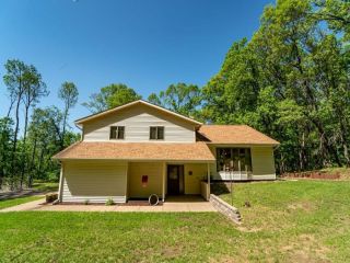 Foreclosed Home - 2128 WHITE OAK DR, 54703