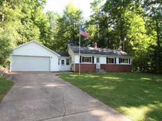 Foreclosed Home - 125 LAKE SHORE DR, 54945