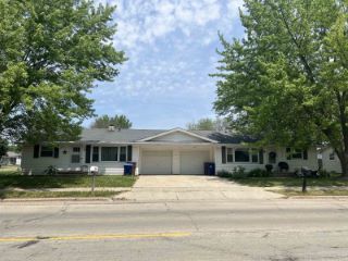 Foreclosed Home - 1104 E AIRPORT RD, 54952