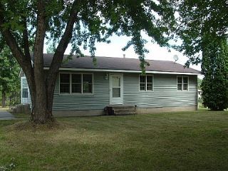 Foreclosed Home - 1533 234TH LN NE, 55005