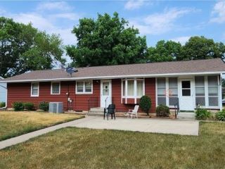 Foreclosed Home - 406 9TH ST N, 55009