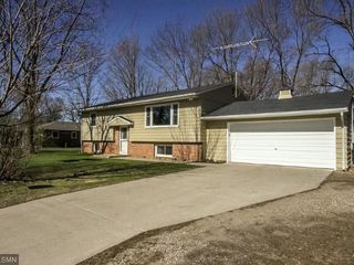 Foreclosed Home - 318 2ND ST N, 55019