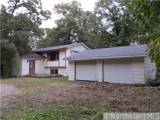 Foreclosed Home - 28599 CHISHOLM ST NE, 55040