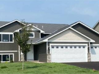 Foreclosed Home - 422 BLUEBIRD DR NW, 55040