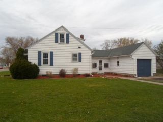 Foreclosed Home - 925 South Prairie St, 55041