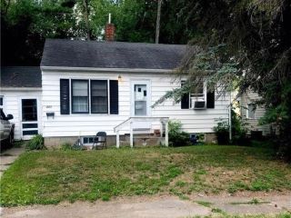 Foreclosed Home - 225 WOOD ST N, 55051