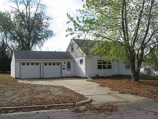 Foreclosed Home - 133 16TH ST NE, 55060