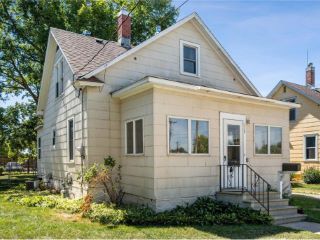 Foreclosed Home - 113 E NORTH ST, 55060