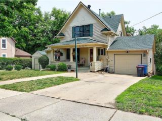 Foreclosed Home - 933 COLLEGE AVE, 55066