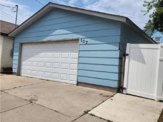 Foreclosed Home - 107 11TH AVE S, 55075