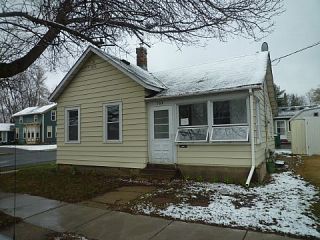 Foreclosed Home - 702 MARTHA ST N, 55082