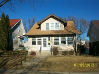 Foreclosed Home - 1135 HAWTHORNE AVE E, 55106