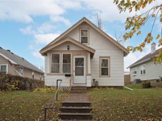 Foreclosed Home - 1258 4TH ST E, 55106