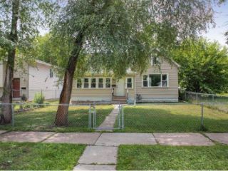 Foreclosed Home - 1104 MAGNOLIA AVE E, 55106