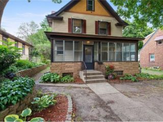 Foreclosed Home - 1177 MCLEAN AVE, 55106
