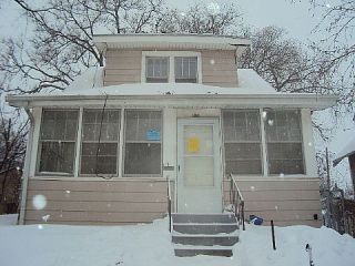 Foreclosed Home - 1063 DALE ST N, 55117