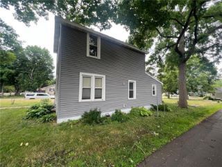 Foreclosed Home - 395 CHERRY AVE N, 55302