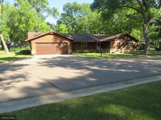 Foreclosed Home - 211 EDGEWOOD DR, 55336
