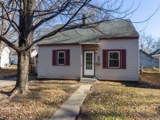 Foreclosed Home - 313 Lynn Rd Sw, 55350
