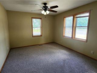 Foreclosed Home - 106 MONROE ST SE, 55350