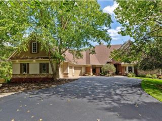 Foreclosed Home - 9690 TOWERING OAKS CURV, 55372