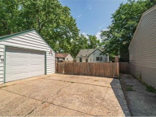 Foreclosed Home - 3040 LOUISIANA AVE S, 55426