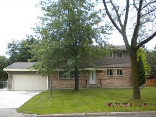Foreclosed Home - 2370 WISCONSIN AVE N, 55427