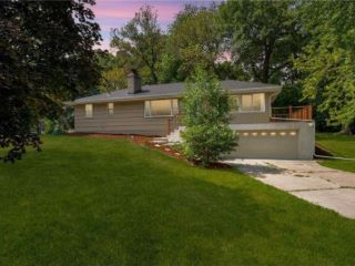 Foreclosed Home - 1545 WINNETKA AVE N, 55427