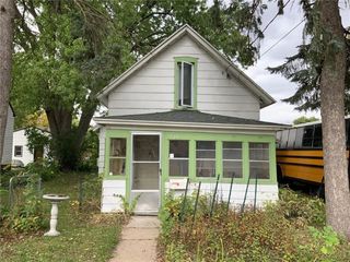 Foreclosed Home - 225 10TH ST NW, 55901
